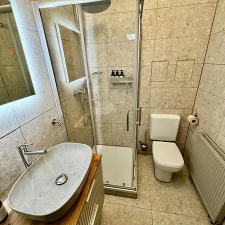 1912 I 10 Min Ins Zentrum I 100mbits Wlan I 1-3 Personen I Vollausgestattete Kueche Apartment